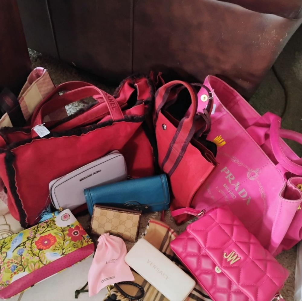 THE GREAT UNMYSTERY BAG REVEAL - Picture 4 of 5